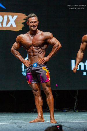 MEN'S PHYSIQUE 174